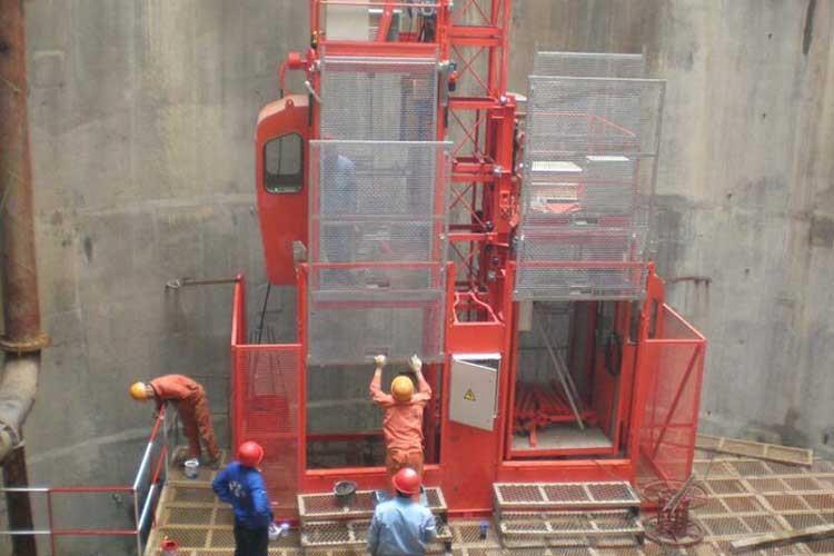 在济宁施工电梯租赁设备层门防护设施的使用中，有较多人员自我安全防护意识较差